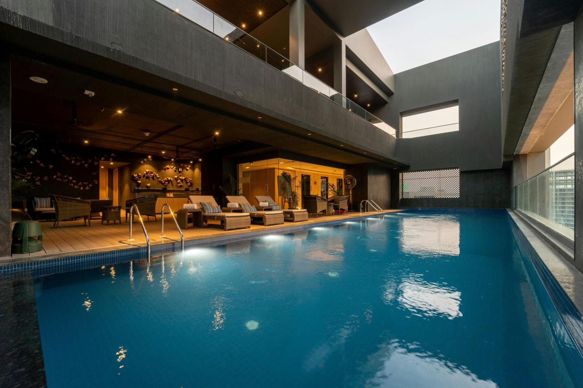 Courtyard By Marriott Вадодара Екстериор снимка